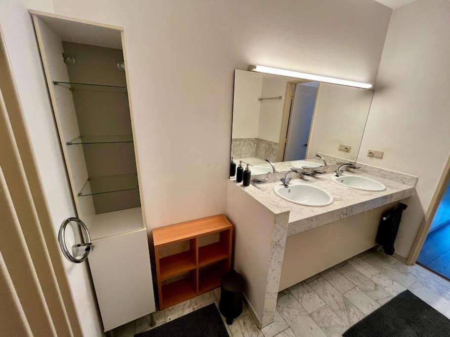 Big Apartment With Parking In Antwerpia Zewnętrze zdjęcie