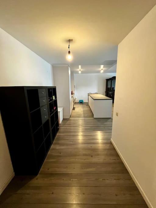 Big Apartment With Parking In Antwerpia Zewnętrze zdjęcie