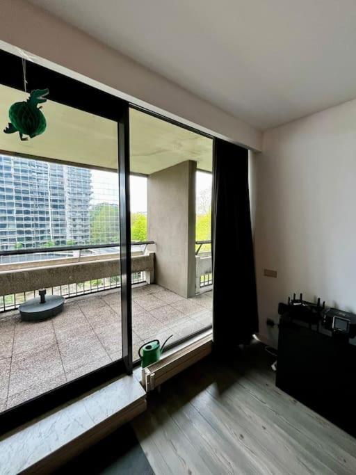 Big Apartment With Parking In Antwerpia Zewnętrze zdjęcie