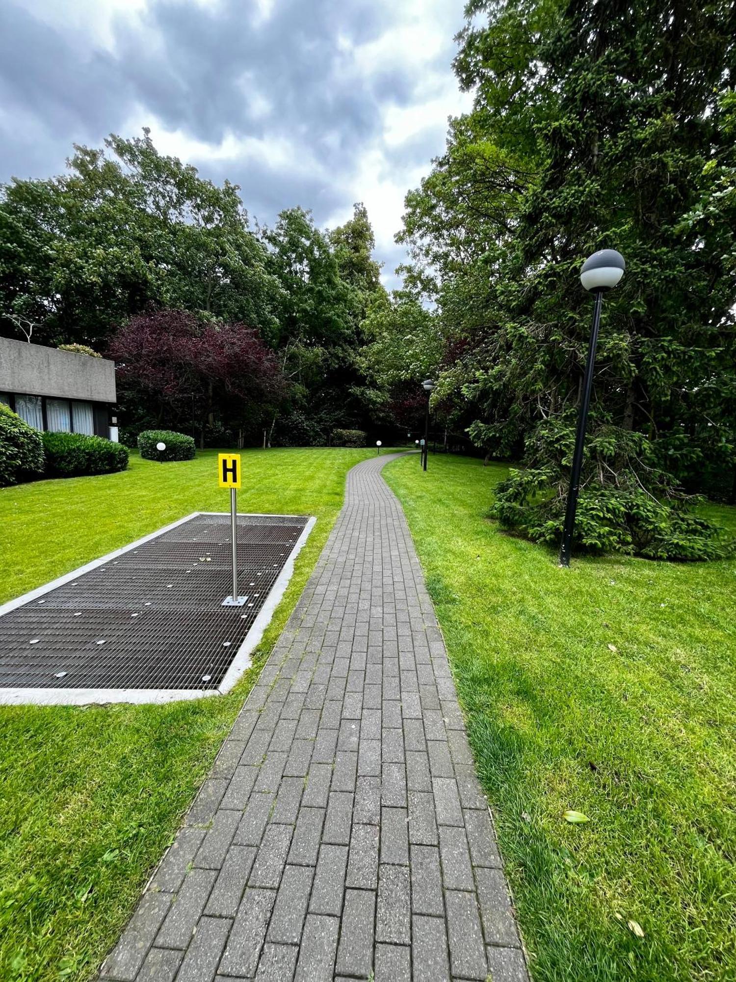Big Apartment With Parking In Antwerpia Zewnętrze zdjęcie