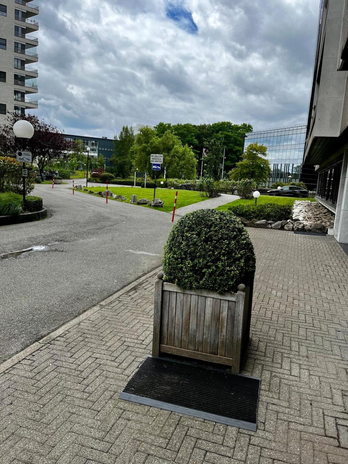 Big Apartment With Parking In Antwerpia Zewnętrze zdjęcie