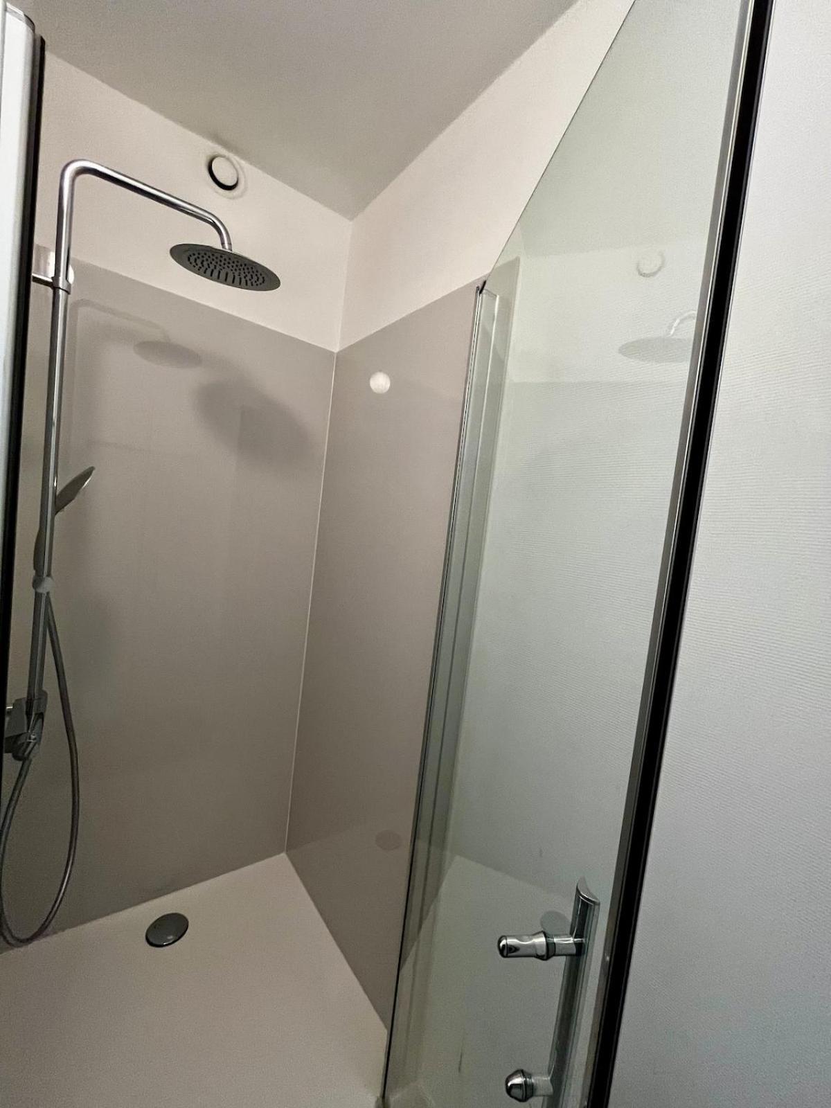 Big Apartment With Parking In Antwerpia Zewnętrze zdjęcie